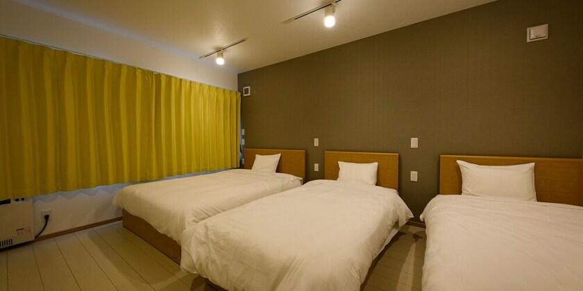 Imagen de la habitación del Hotel Sakura 93. Foto 24