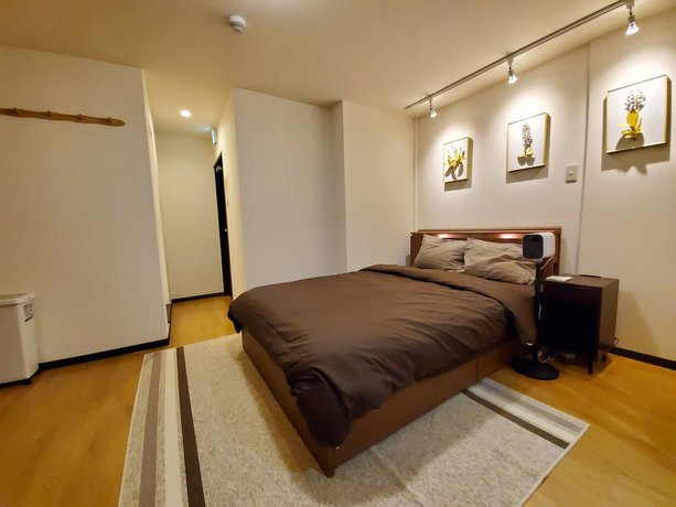 Imagen de la habitación del Hotel Sakuranomiya. Foto 18