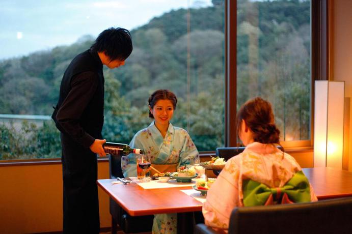 Imagen del bar/restaurante del Hotel Sakuranoshou Kotohira Grand Hotel. Foto 11