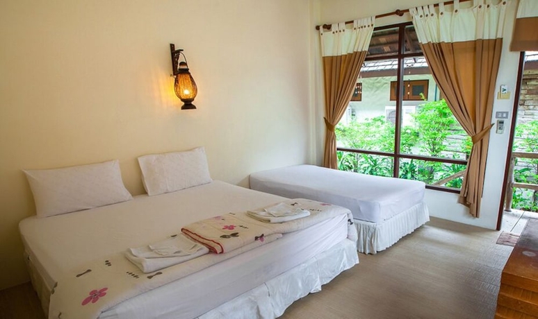 Imagen de la habitación del Hotel Salakphet Resort. Foto 14