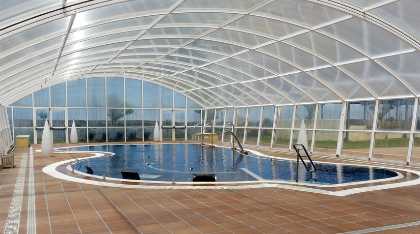 Imagen de la piscina del Hotel Salamanca Forum - Doña Brígida. Foto 7