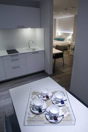 Imagen de la habitación del Hotel Salamanca Suite Studios. Foto 8