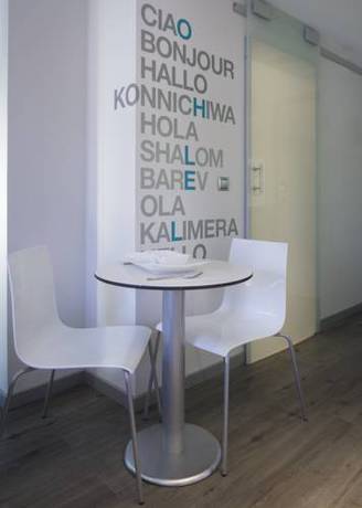 Imagen de la habitación del Hotel Salamanca Suite Studios. Foto 15