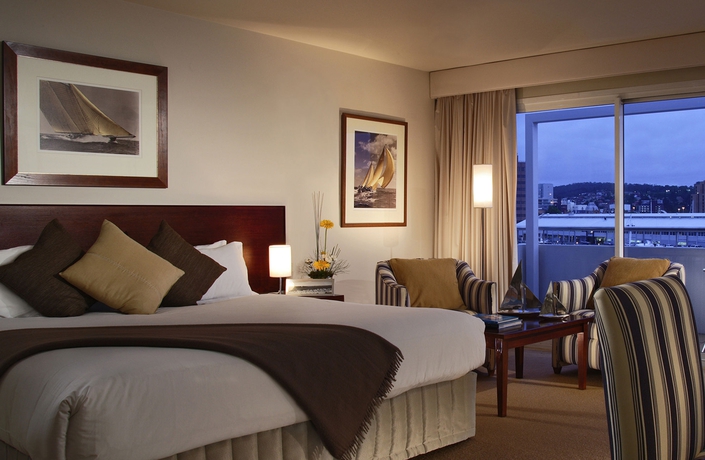 Imagen de la habitación del Hotel Salamanca Suites. Foto 8