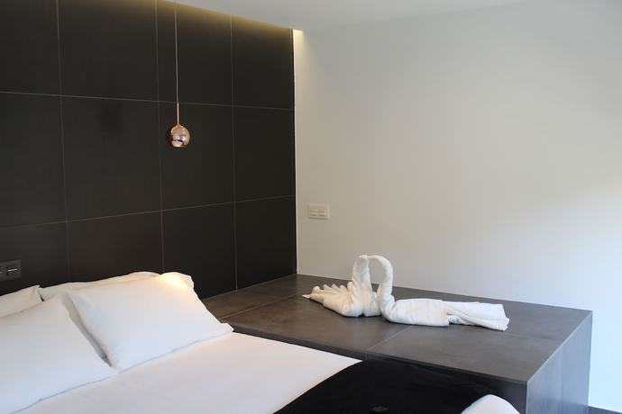 Imagen de la habitación del Hotel Salamanca Suites Libertad. Foto 9