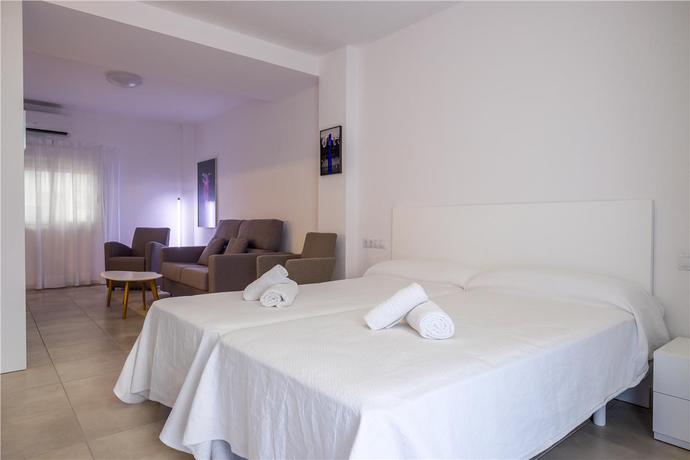 Imagen de la habitación del Hotel S'alamera Suites And Apartments. Foto 4