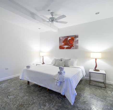 Imagen de la habitación del Hotel Salaya Beach Houses. Foto 9