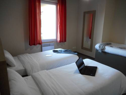 Imagen de la habitación del Hotel Salea. Foto 16
