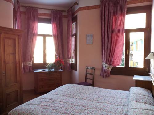 Imagen de la habitación del Hotel Salegg. Foto 3