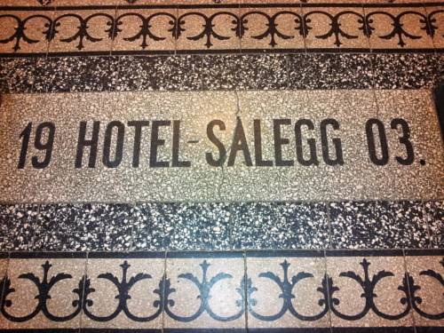 Imagen de la habitación del Hotel Salegg. Foto 5