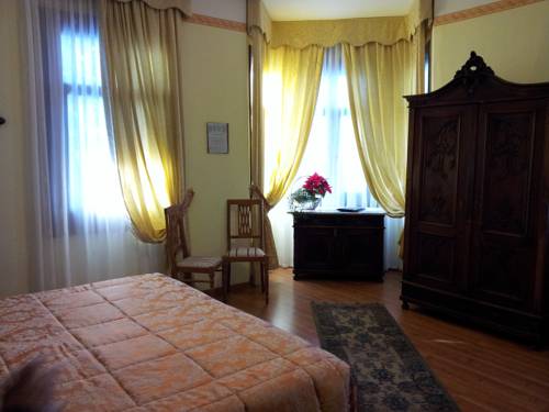 Imagen de la habitación del Hotel Salegg. Foto 8