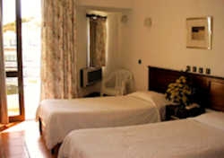 Imagen de la habitación del Hotel Salema Beach. Foto 4