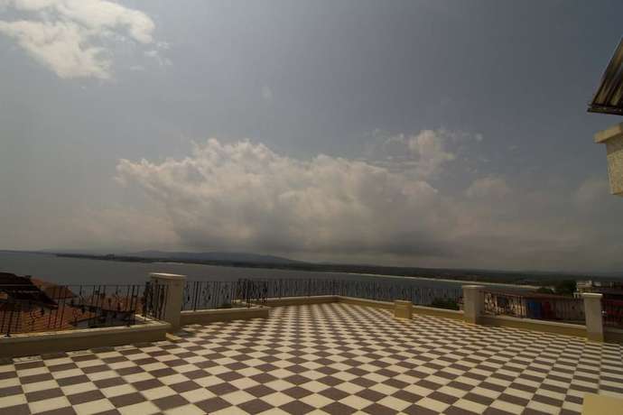 Imagen de los exteriores del Hotel Salena Plaza. Foto 10