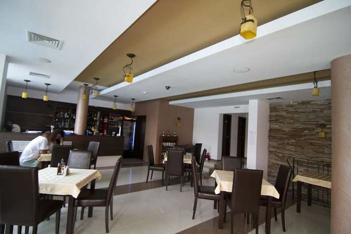 Imagen del bar/restaurante del Hotel Salena Plaza. Foto 2