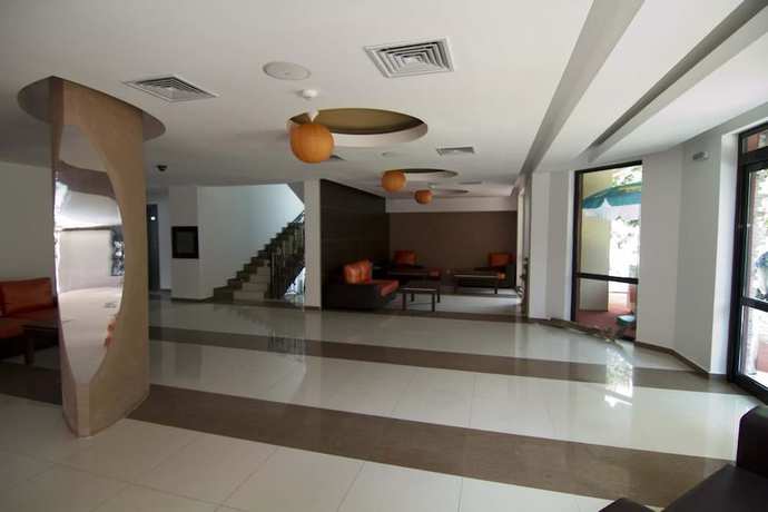 Imagen de los interiores del Hotel Salena Plaza. Foto 13