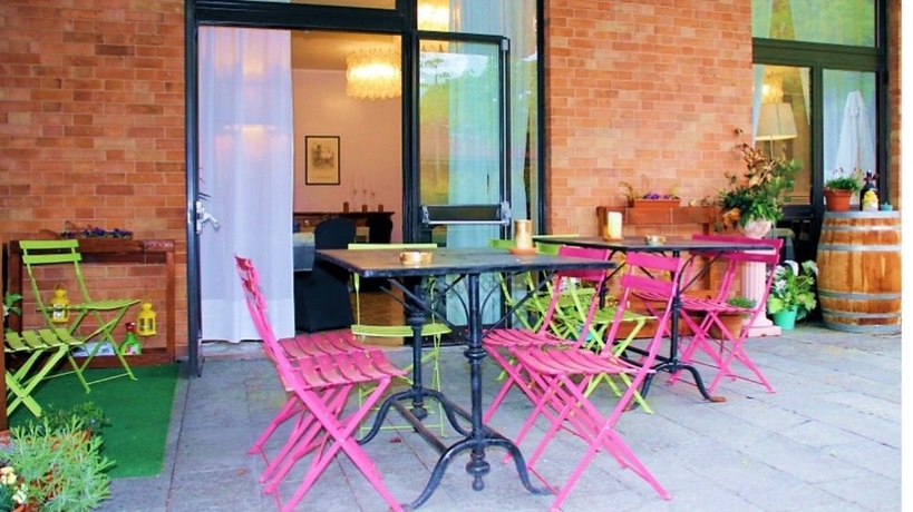 Imagen de los exteriores del Hotel Salera. Foto 13