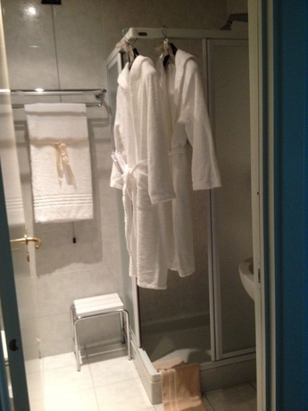 Imagen de la habitación del Hotel Salera. Foto 10