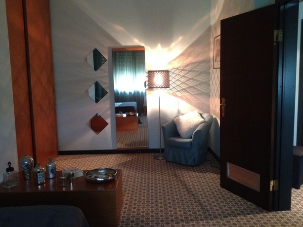 Imagen de la habitación del Hotel Salera. Foto 12