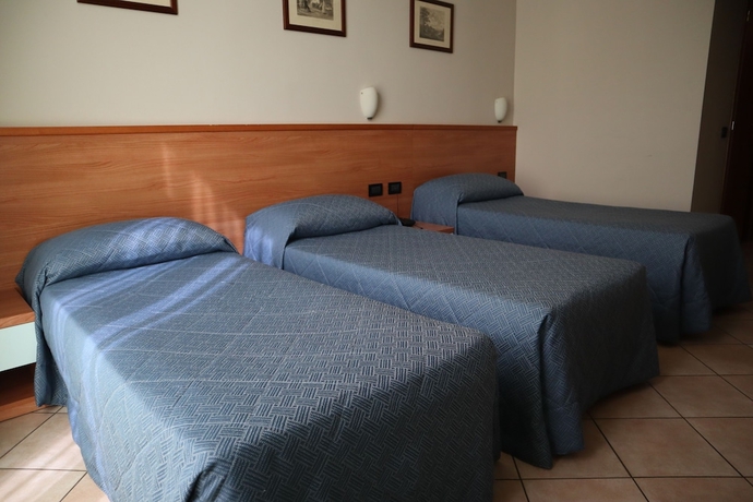 Imagen de la habitación del Hotel Salerno. Foto 3
