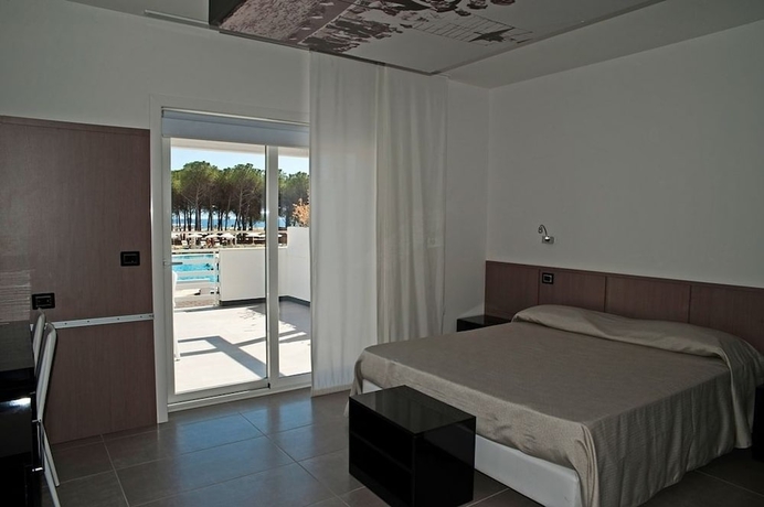 Imagen de la habitación del Hotel Salice Resort. Foto 12