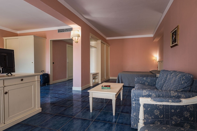 Imagen de la habitación del Hotel Salice Resort. Foto 18