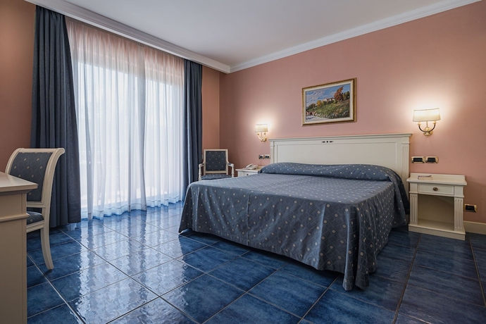 Imagen de la habitación del Hotel Salice Resort. Foto 19