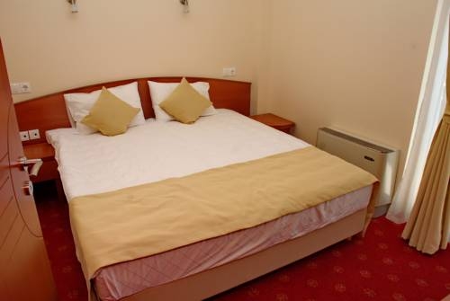 Imagen de la habitación del Hotel Salida. Foto 8