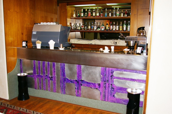 Imagen del bar/restaurante del Hotel Salieri. Foto 2