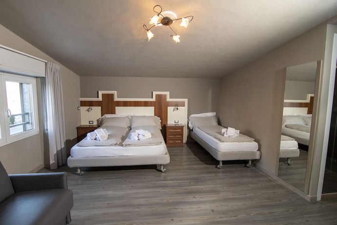 Imagen de la habitación del Hotel Saligari. Foto 10