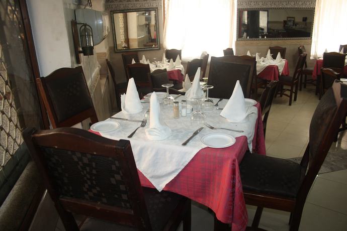 Imagen del bar/restaurante del Hotel Salime Al Khozama. Foto 3