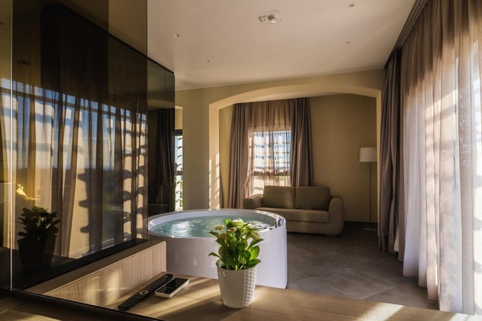 Imagen de la habitación del Hotel Salina. Foto 11