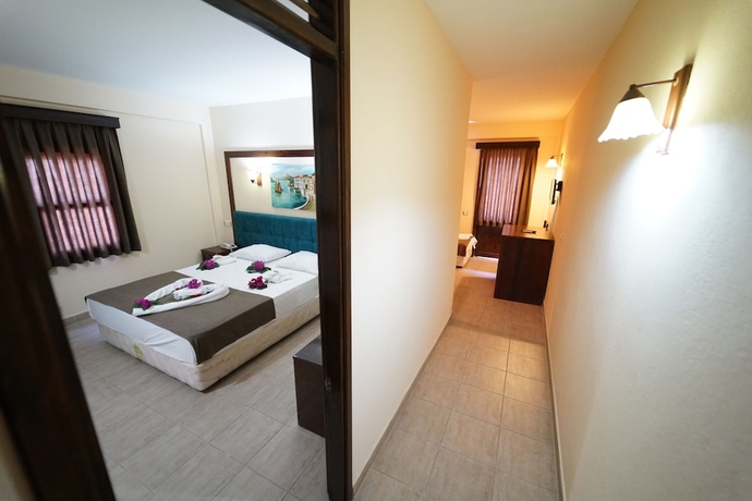 Imagen de la habitación del Hotel Salinas Bodrum. Foto 3