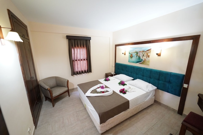 Imagen de la habitación del Hotel Salinas Bodrum. Foto 7