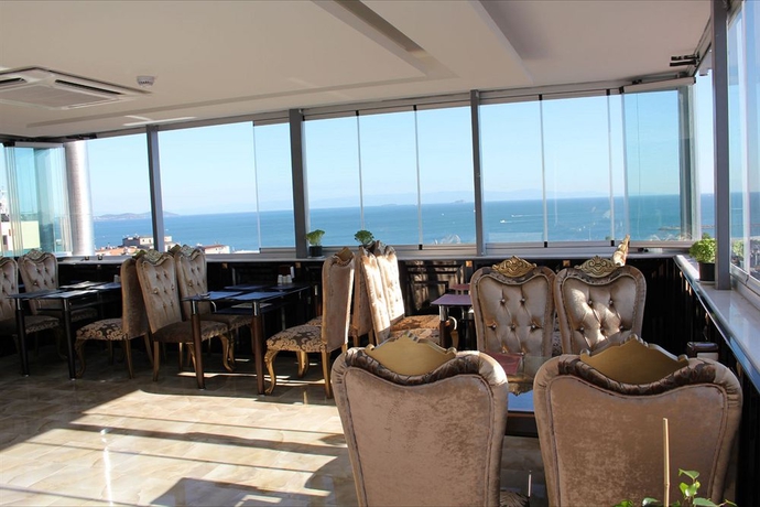 Imagen del bar/restaurante del Hotel Salinas Istanbul. Foto 2