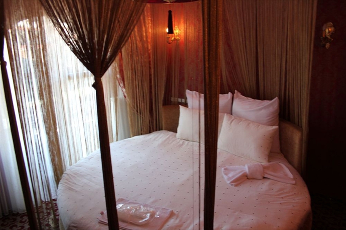 Imagen de la habitación del Hotel Salinas Istanbul. Foto 4