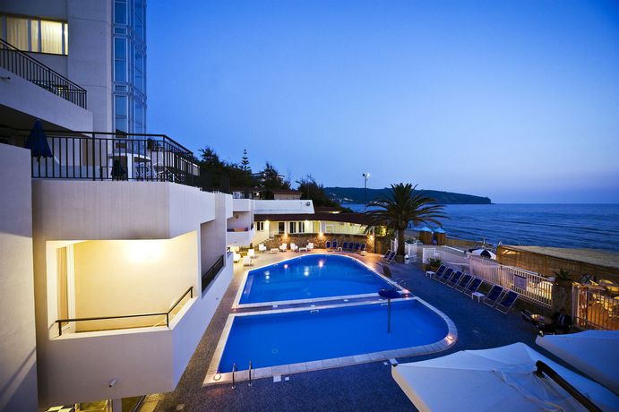 Imagen de la piscina del Hotel Saline Palinuro. Foto 14