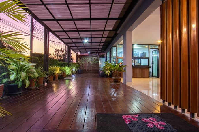 Imagen de los interiores del Hotel Salinsiri At Lat Krabang. Foto 9