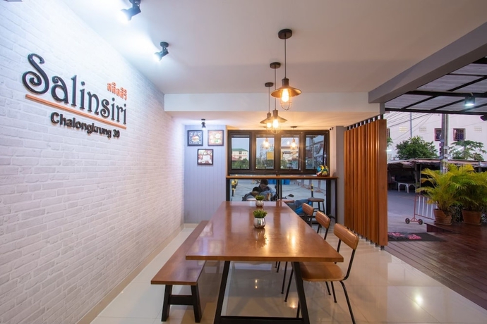 Imagen de los interiores del Hotel Salinsiri At Lat Krabang. Foto 10