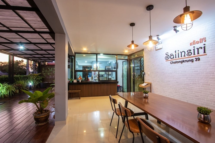 Imagen de los interiores del Hotel Salinsiri At Lat Krabang. Foto 12
