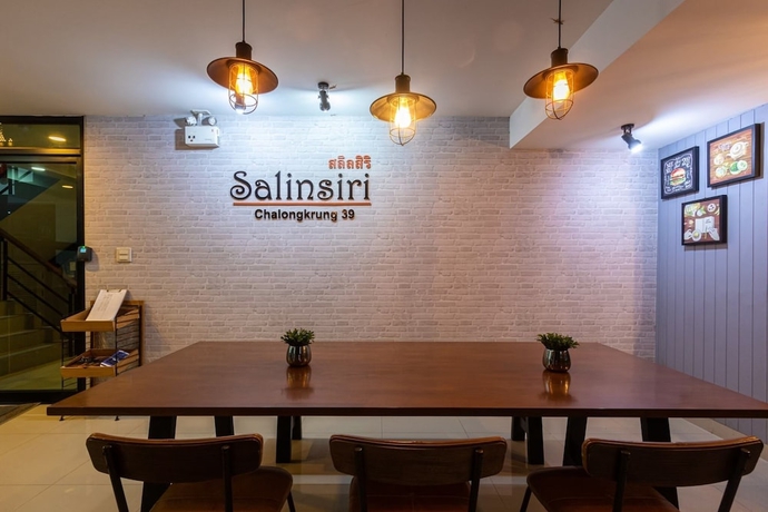 Imagen de los interiores del Hotel Salinsiri At Lat Krabang. Foto 13