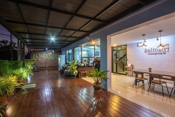 Imagen de los interiores del Hotel Salinsiri At Lat Krabang. Foto 16