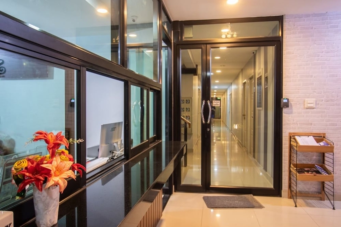 Imagen de los interiores del Hotel Salinsiri At Lat Krabang. Foto 17