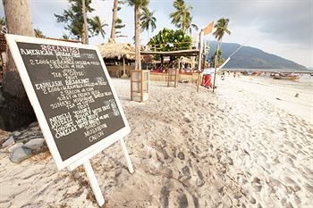 Imagen de los exteriores del Hotel Salisa Resort. Foto 4