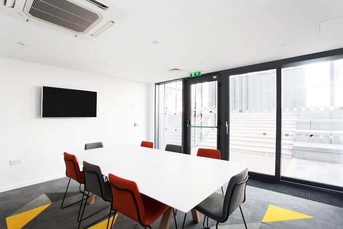 Imagen de los interiores del Hotel Salisbury Court. Foto 19