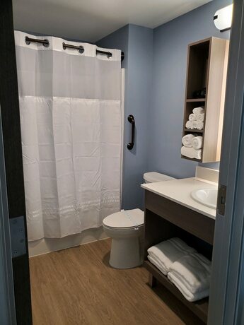 Imagen de la habitación del Hotel Salish Inn. Foto 6