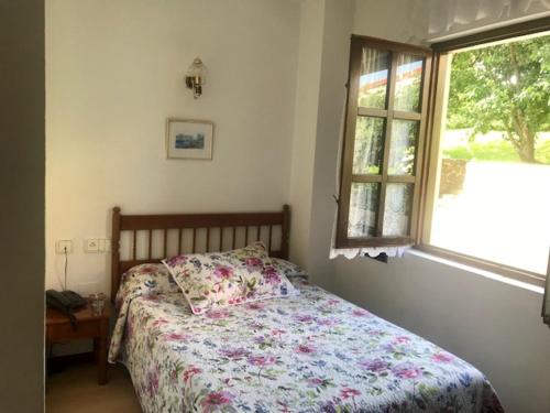 Imagen de la habitación del Hotel Salldemar. Foto 12