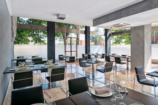 Imagen del bar/restaurante del Hotel Sallés Ciutat Del Prat Barcelona Airport. Foto 2