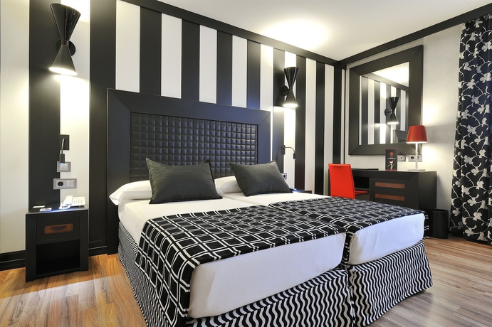 Imagen de la habitación del Hotel Salles Aeroport Girona. Foto 11