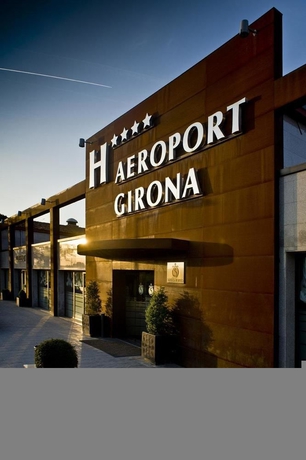 Imagen de los exteriores del Hotel Salles Aeroport Girona. Foto 15