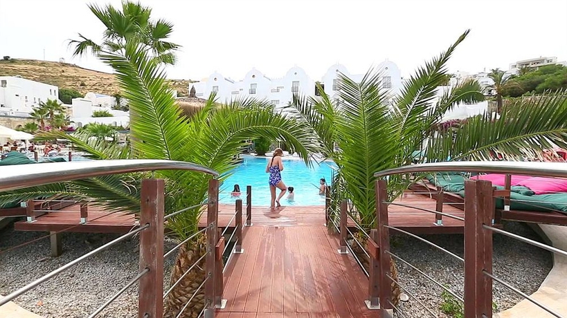 Imagen de la piscina del Hotel Salmakis Resort and Spa. Foto 14